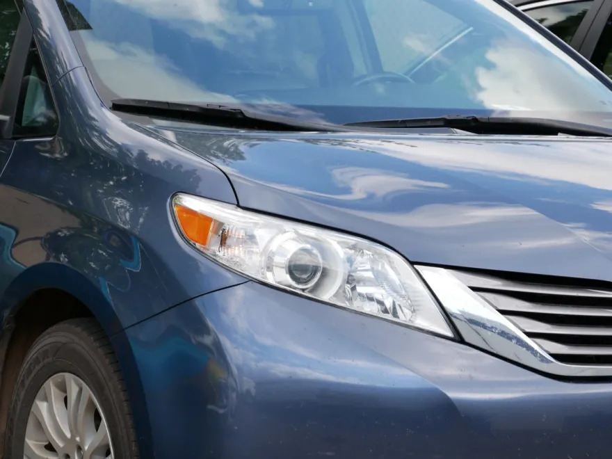 2015 Toyota Sienna XLE photo 1