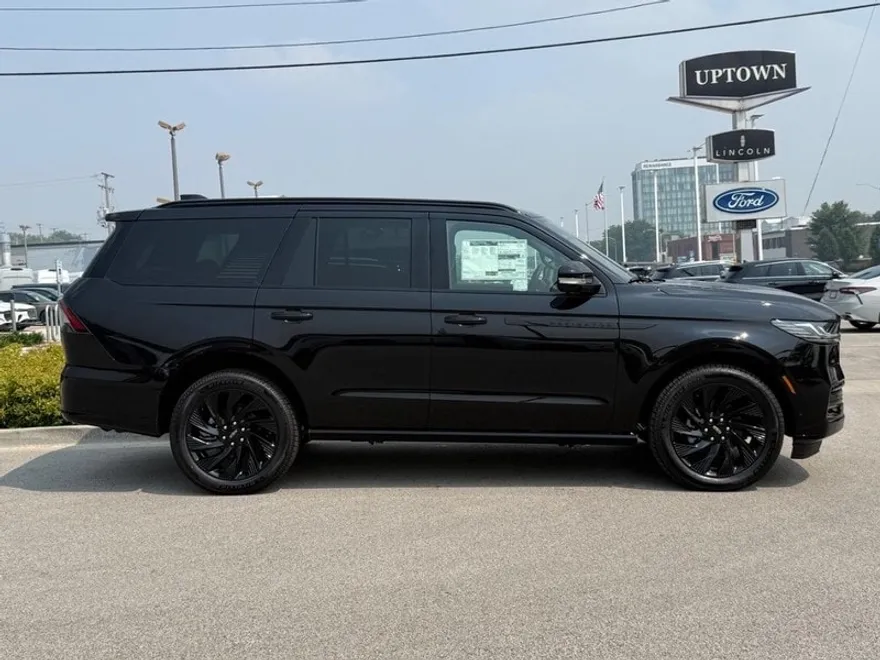 2025 Lincoln Navigator Reserve photo 1