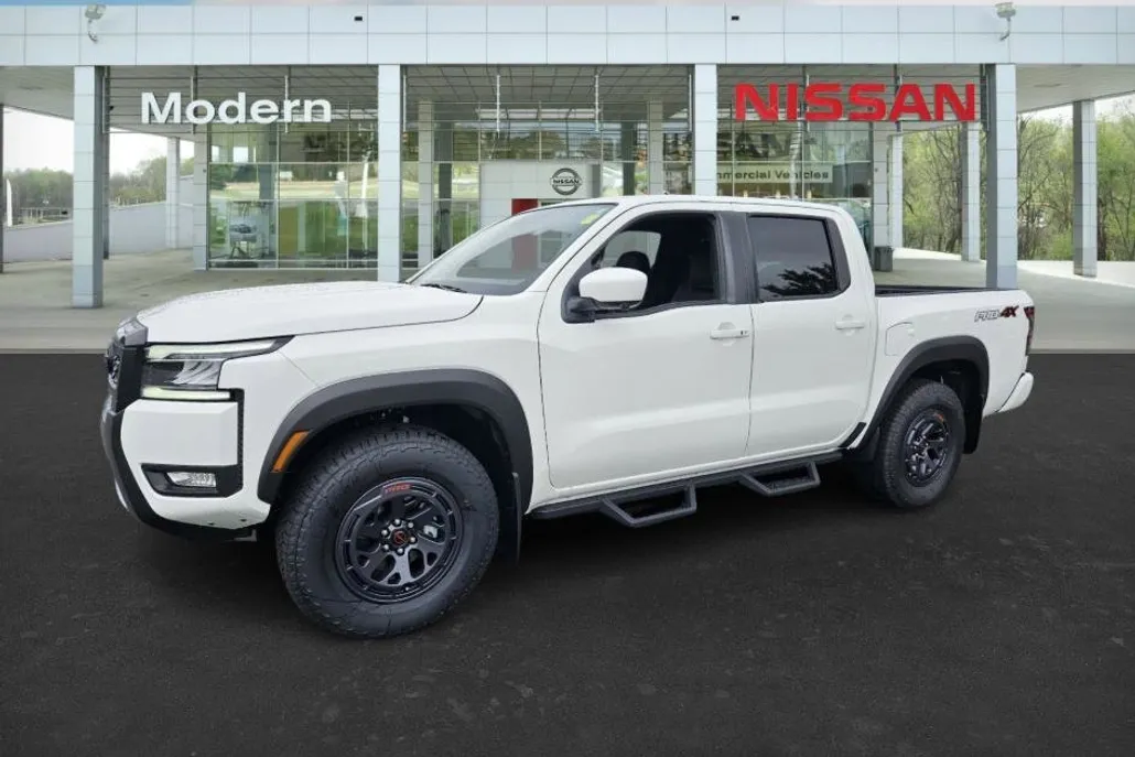 2025 Nissan Frontier Crew Cab PRO-4X photo 1