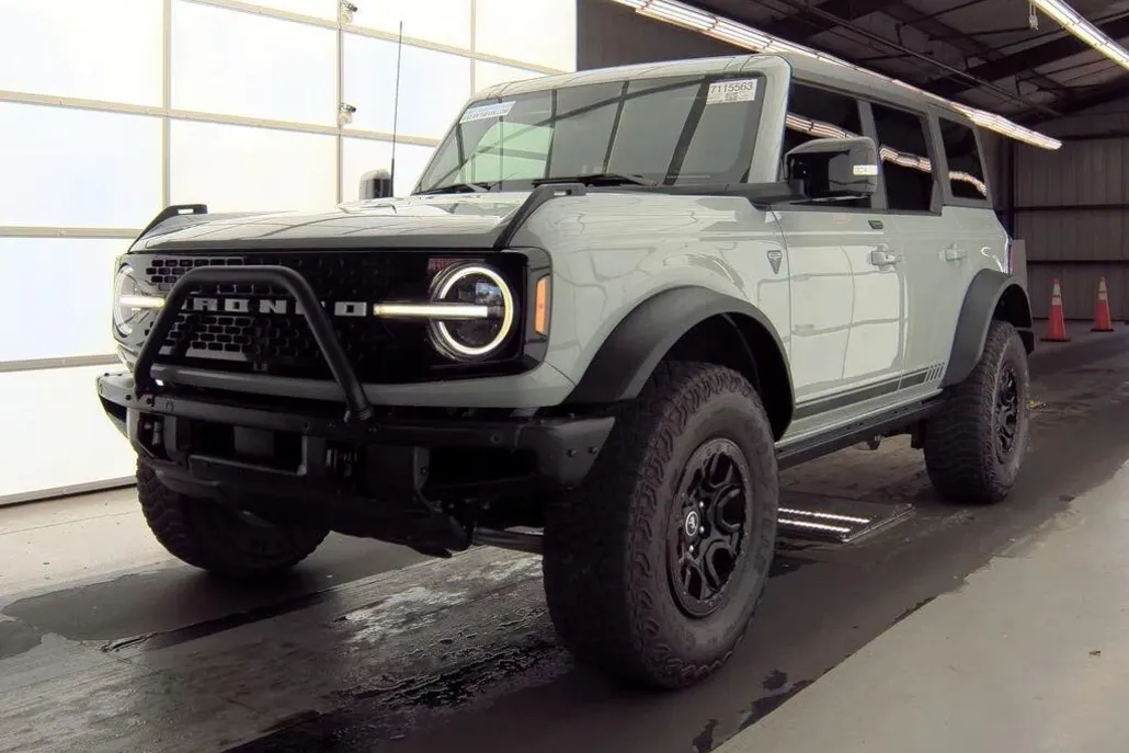 2021 Ford Bronco First Edition photo 1