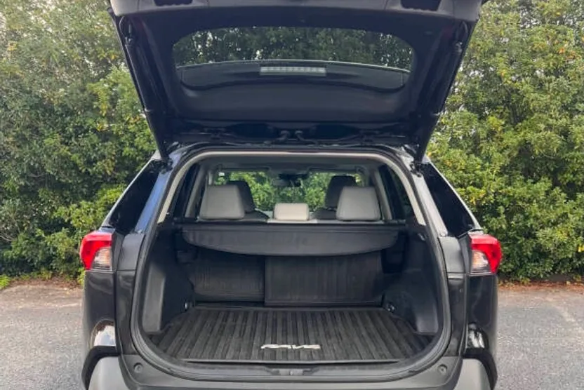 2020 Toyota RAV4 XLE Premium photo 1