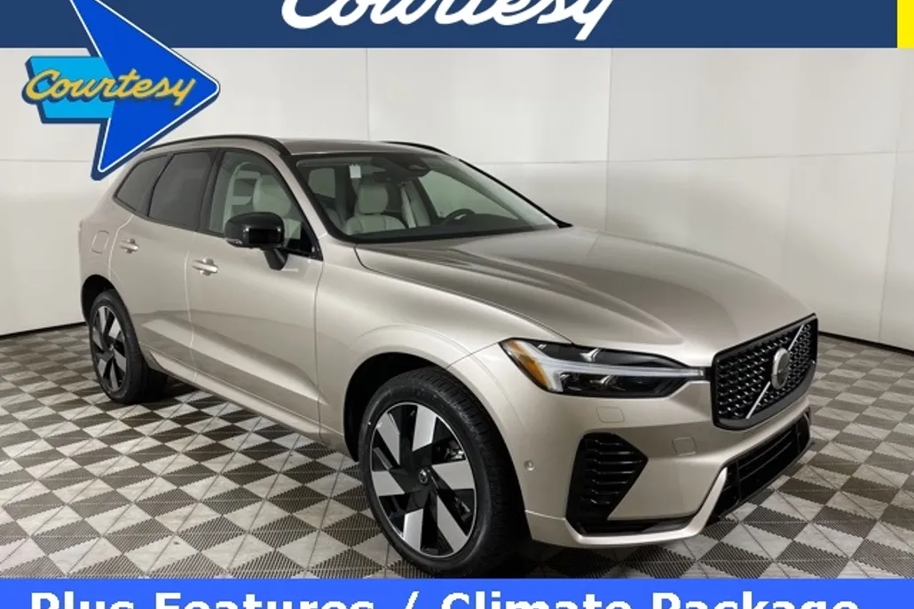 2025 Volvo XC60 T8 Plus photo 1