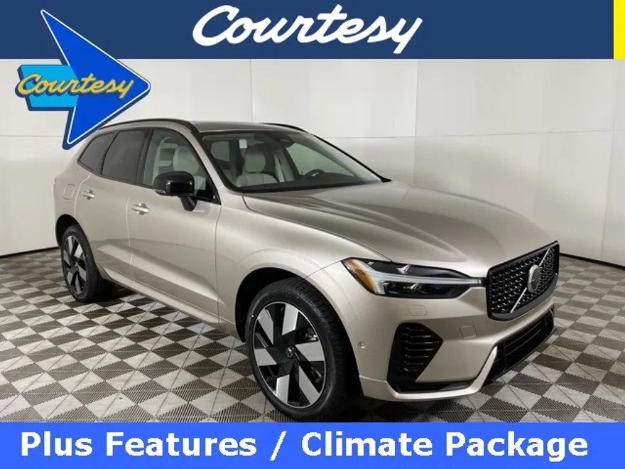 2025 Volvo XC60 T8 Plus photo 1