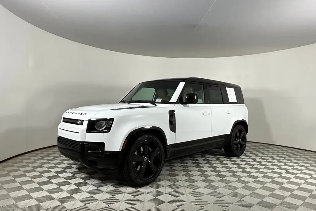 2025 Land Rover Defender 110 X-Dynamic SE photo 1