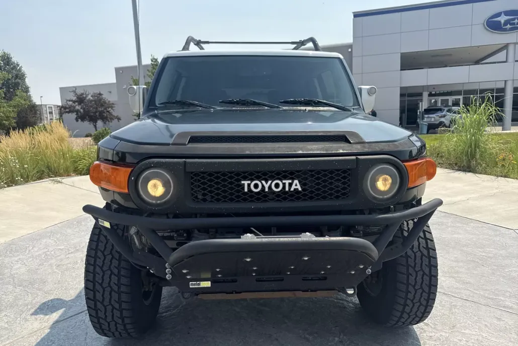 2013 Toyota FJ Cruiser Base photo 1
