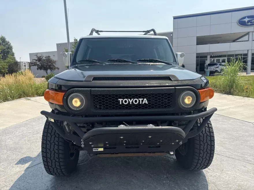 2013 Toyota FJ Cruiser Base photo 1