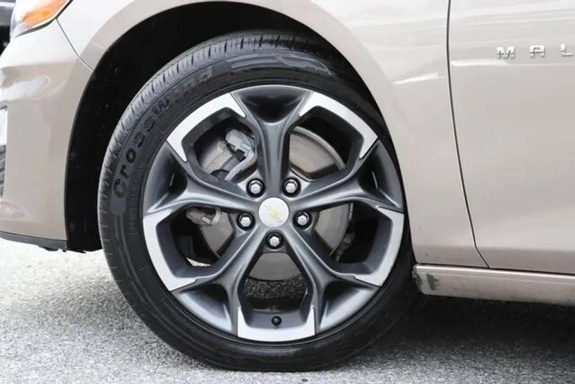 2023 Chevrolet Malibu 1LT photo 1