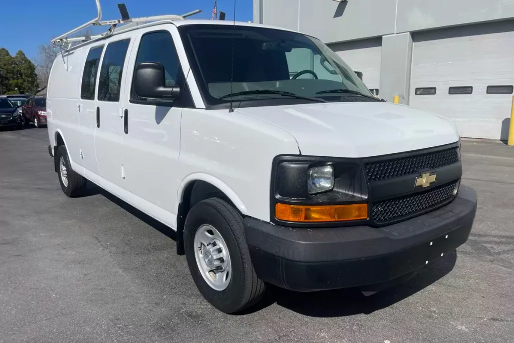 2016 Chevrolet Express photo 1