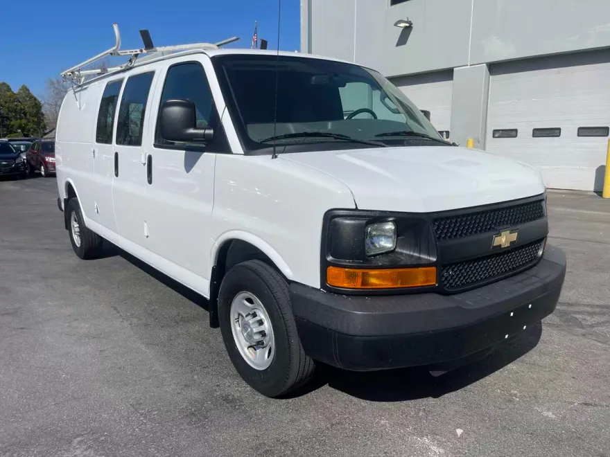 2016 Chevrolet Express photo 1