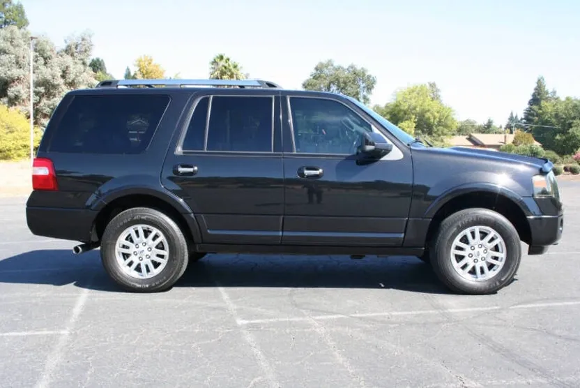 2012 Ford Expedition Limited photo 1