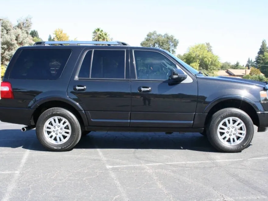 2012 Ford Expedition Limited photo 1