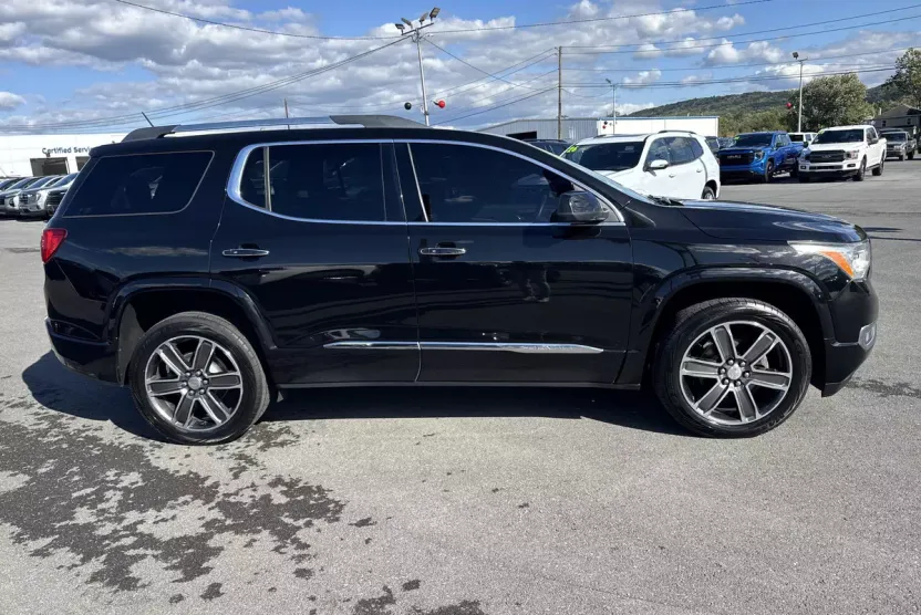 2018 Gmc Acadia Denali photo 1