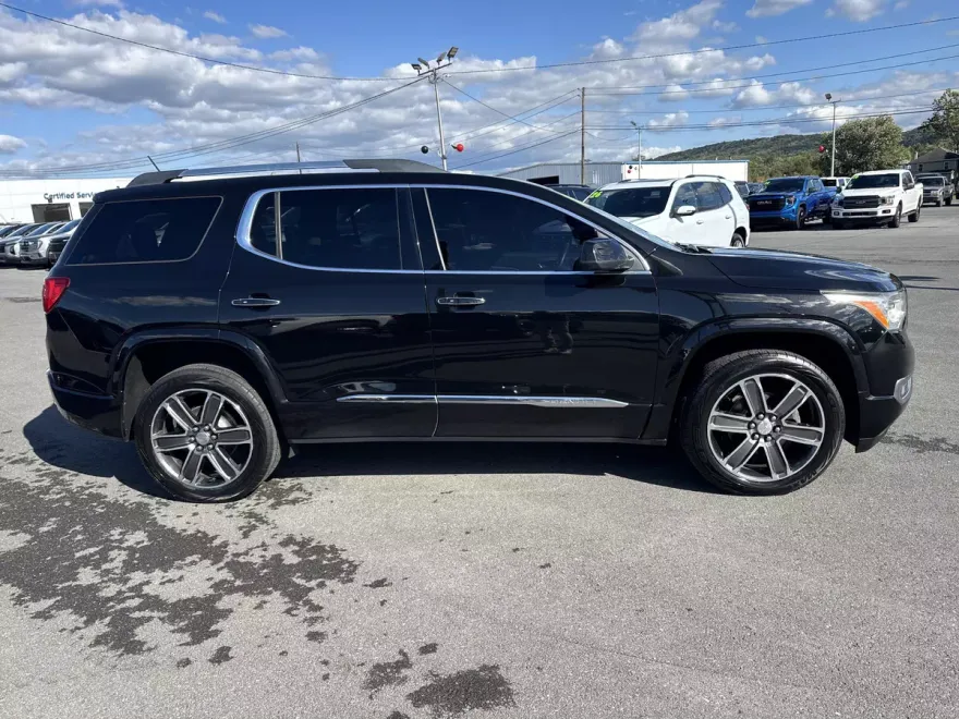 2018 Gmc Acadia Denali photo 1