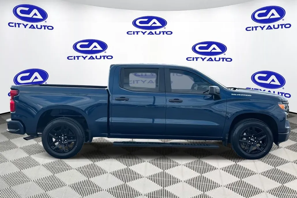 2023 Chevrolet Silverado 1500 Custom photo 1