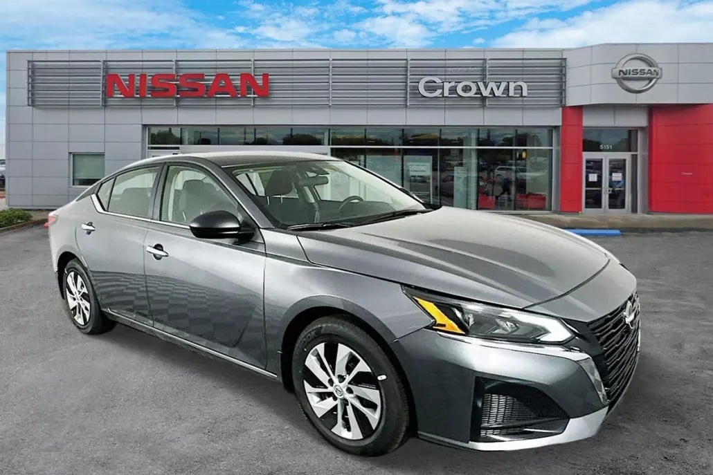 2025 Nissan Altima S photo 1