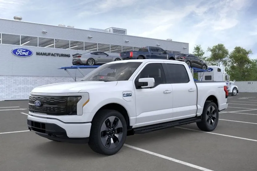 2025 Ford F-150 Lightning Platinum photo 1