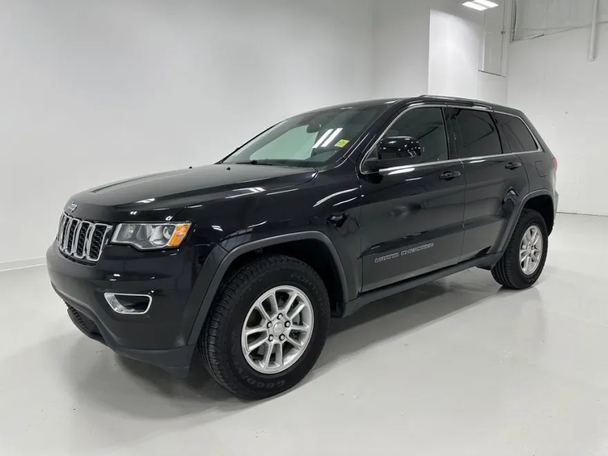 2019 Jeep Grand Cherokee Laredo photo 1