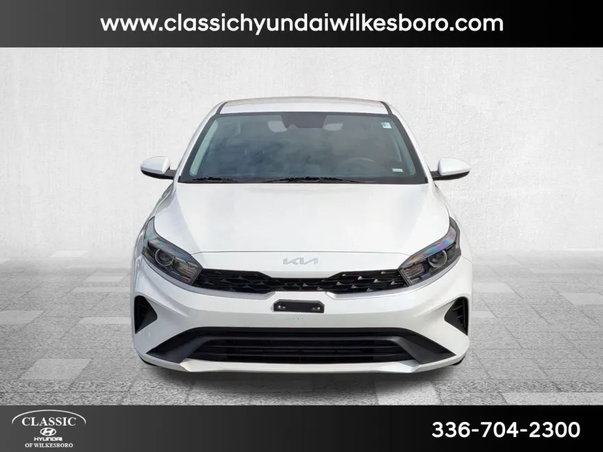2023 Kia Forte LXS photo 1