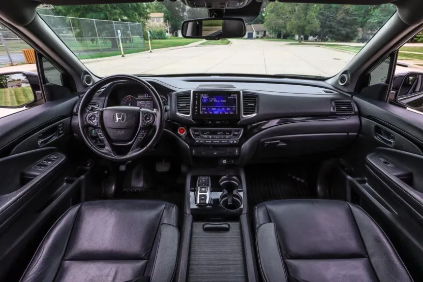 2017 Honda Pilot Touring photo 1