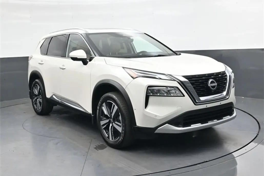 2023 Nissan Rogue Platinum photo 1