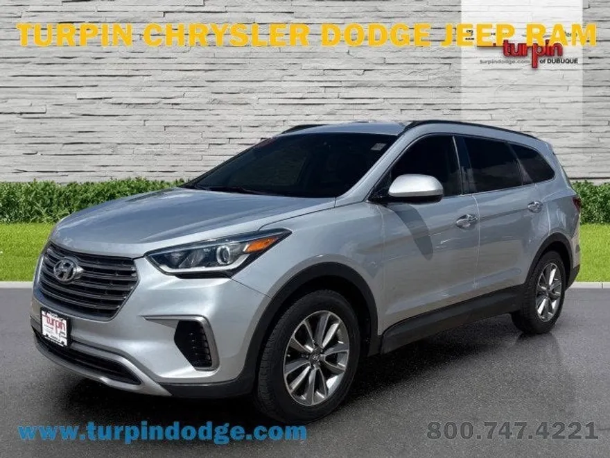 2018 Hyundai Santa Fe SE photo 1