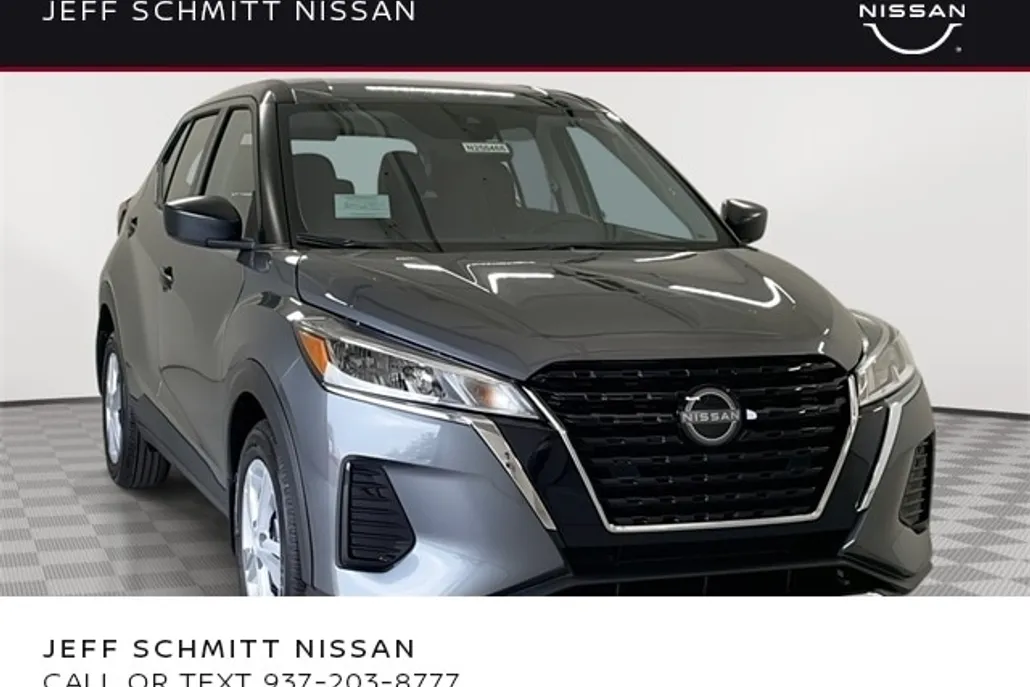2025 Nissan Kicks Play S photo 1
