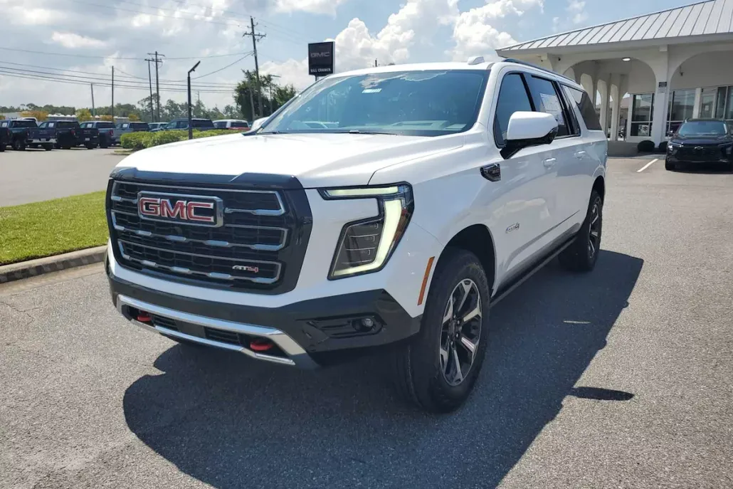 2025 Gmc Yukon XL AT4 photo 1