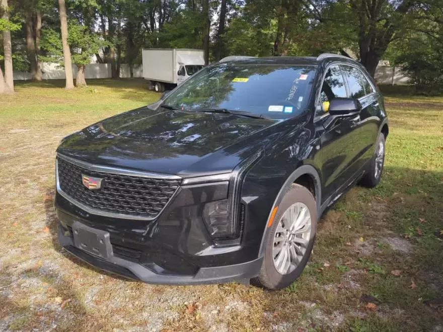 2024 Cadillac XT4 Premium Luxury photo 1