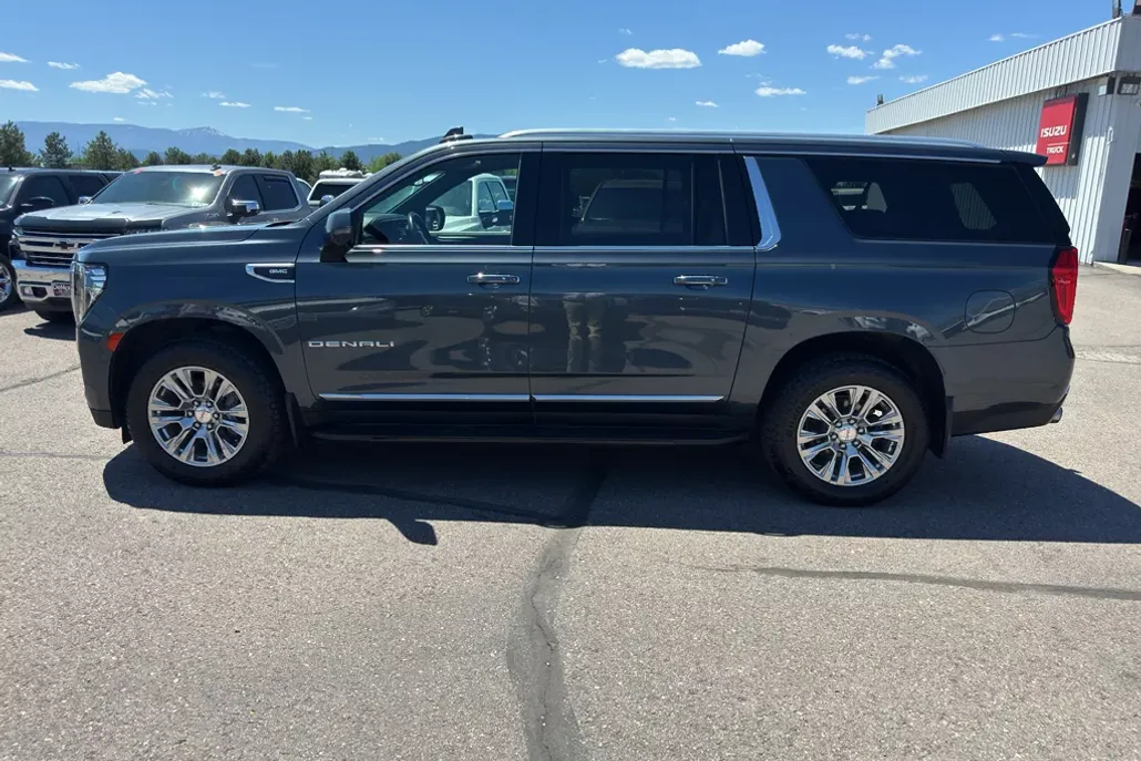 2021 Gmc Yukon XL Denali photo 1