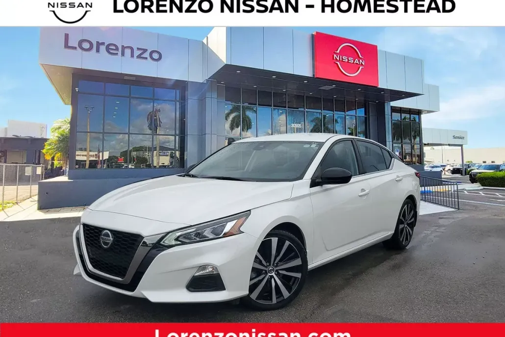 2022 Nissan Altima 2.5 SR photo 1