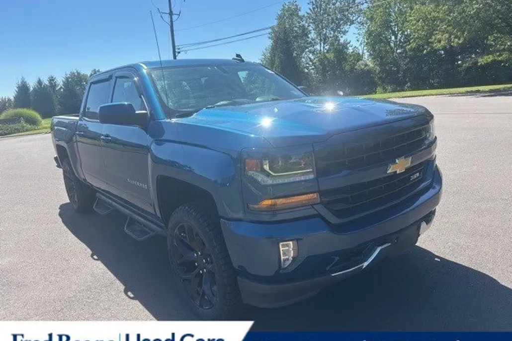 2018 Chevrolet Silverado 1500 LT photo 1