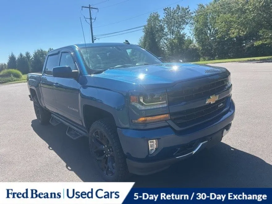 2018 Chevrolet Silverado 1500 LT photo 1