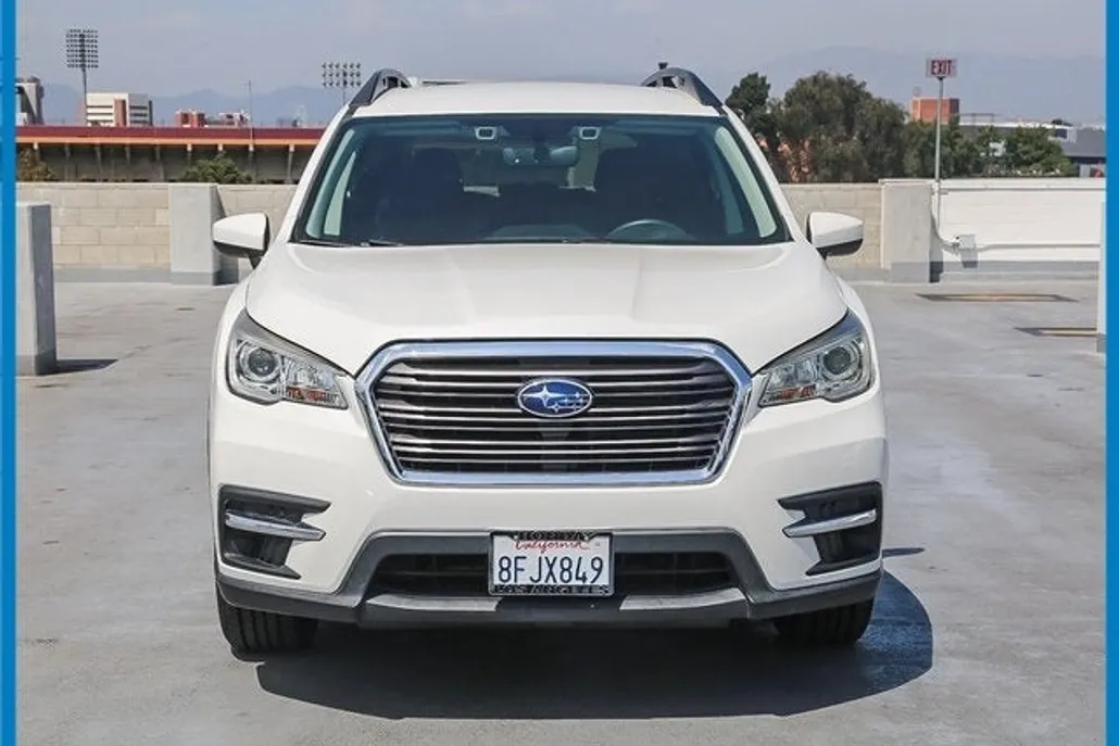 2019 Subaru Ascent Premium photo 1