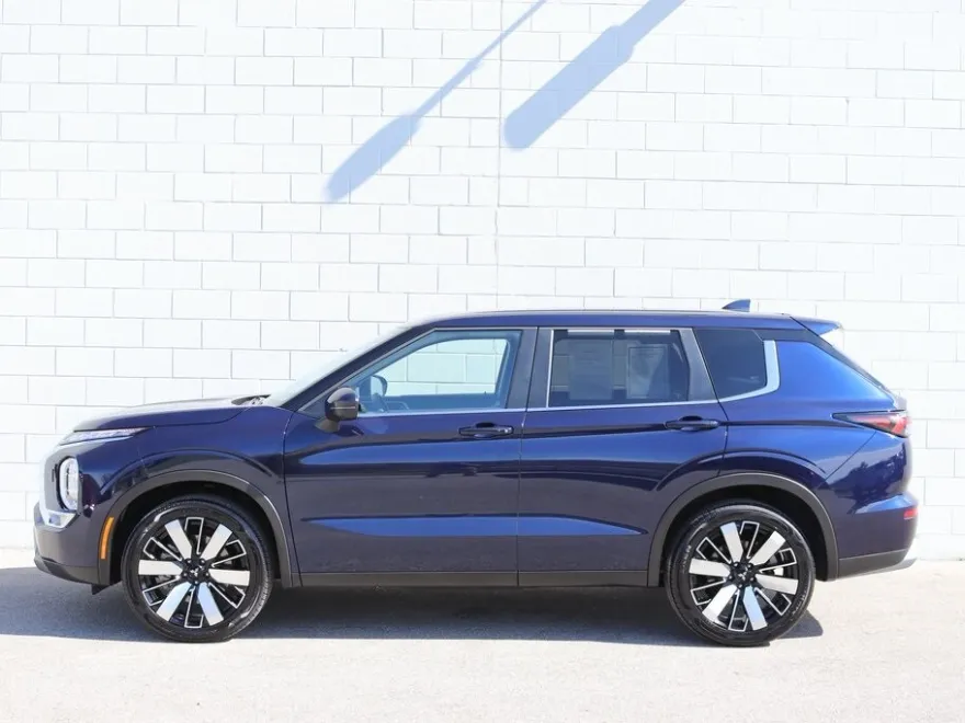 2025 Mitsubishi Outlander SE Ralliart photo 1
