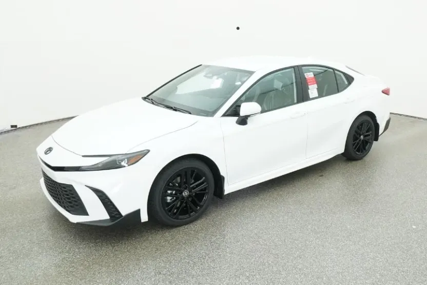 2026 Toyota Camry SE photo 1