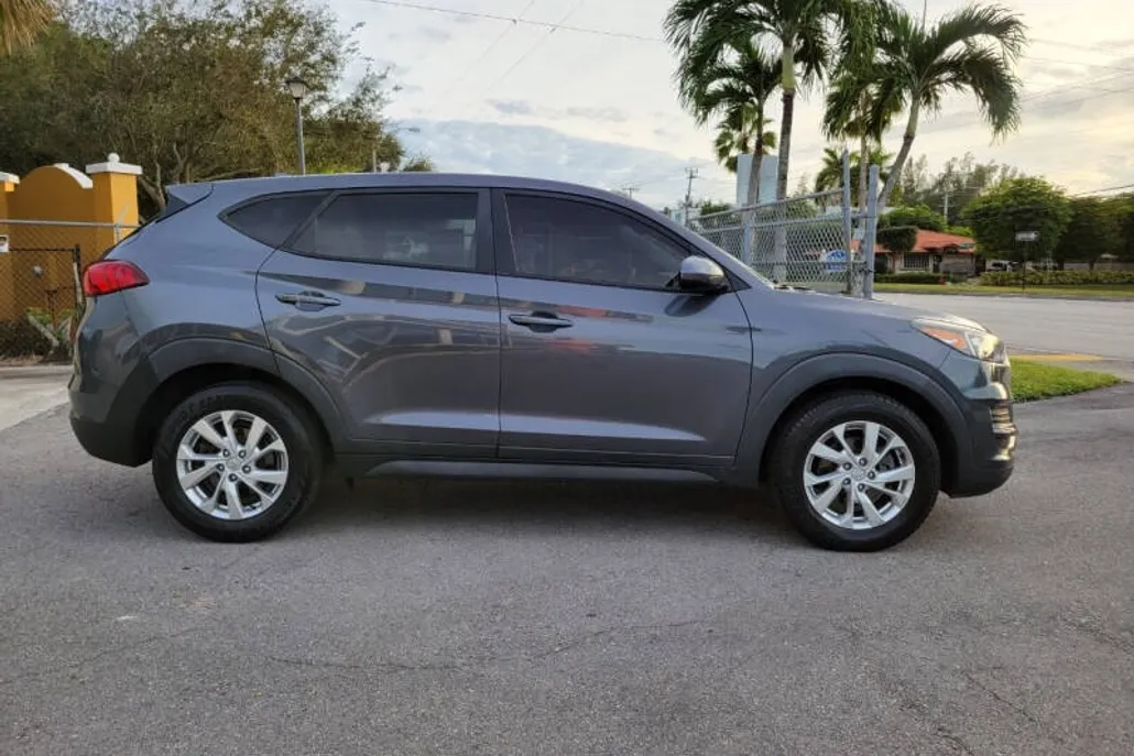 2019 Hyundai Tucson SE photo 1