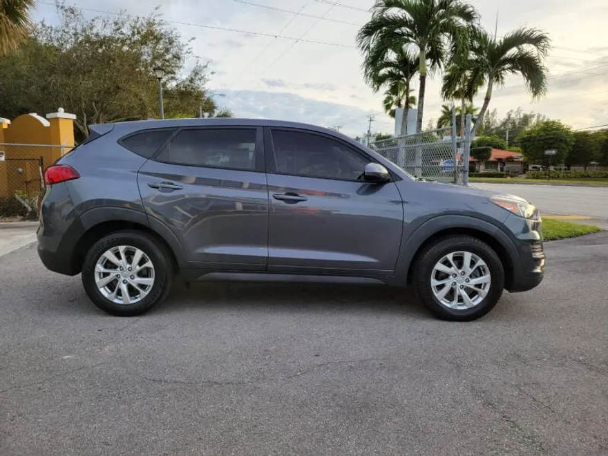 2019 Hyundai Tucson SE photo 1