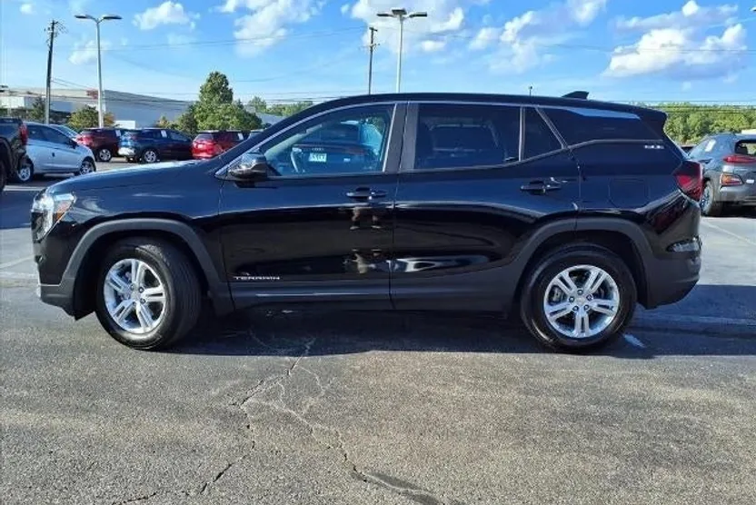 2022 Gmc Terrain SLE photo 1