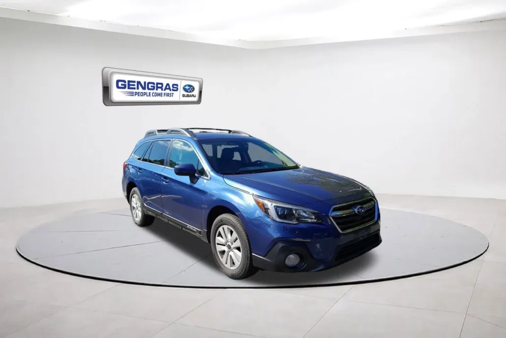 2019 Subaru Outback Premium photo 1