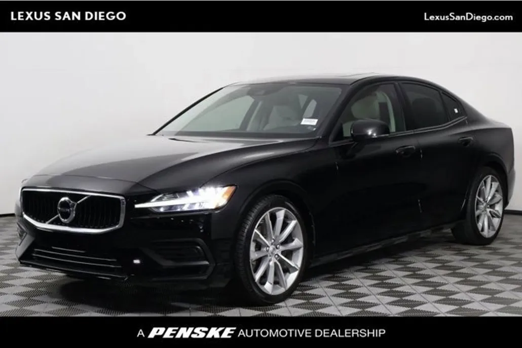 2020 Volvo S60 T5 Momentum photo 1