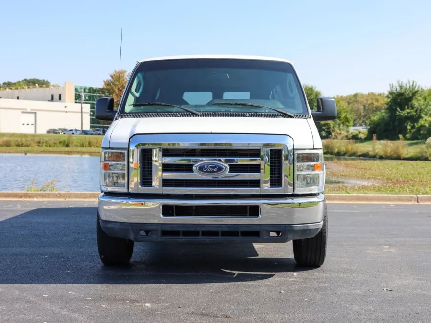 2012 Ford E-350 photo 1