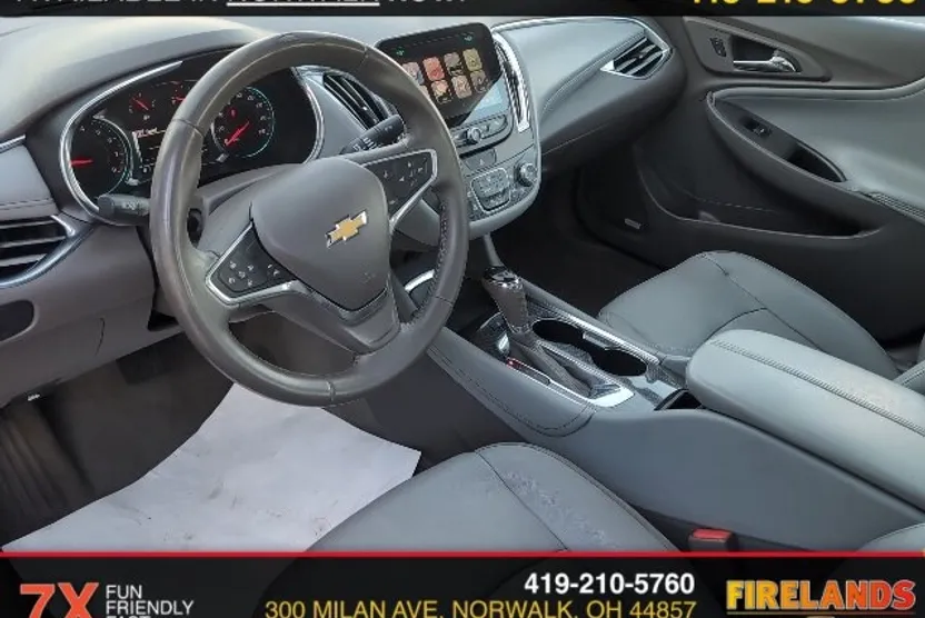 2017 Chevrolet Malibu 1LT photo 1