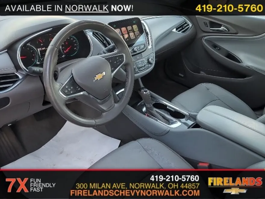 2017 Chevrolet Malibu 1LT photo 1
