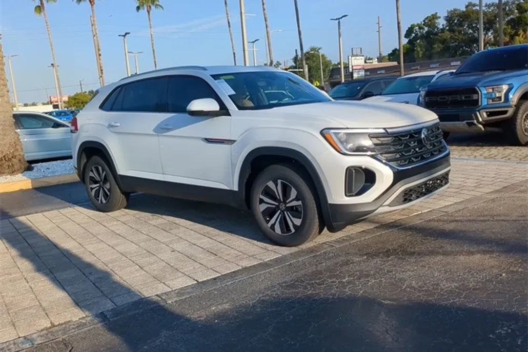 2026 Volkswagen Atlas Cross Sport SE photo 1