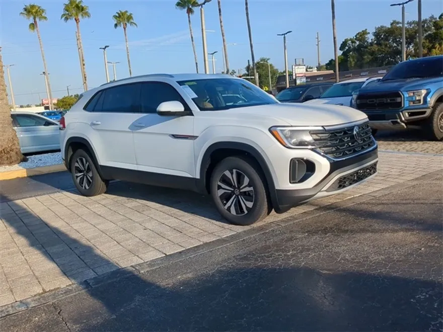 2026 Volkswagen Atlas Cross Sport SE photo 1