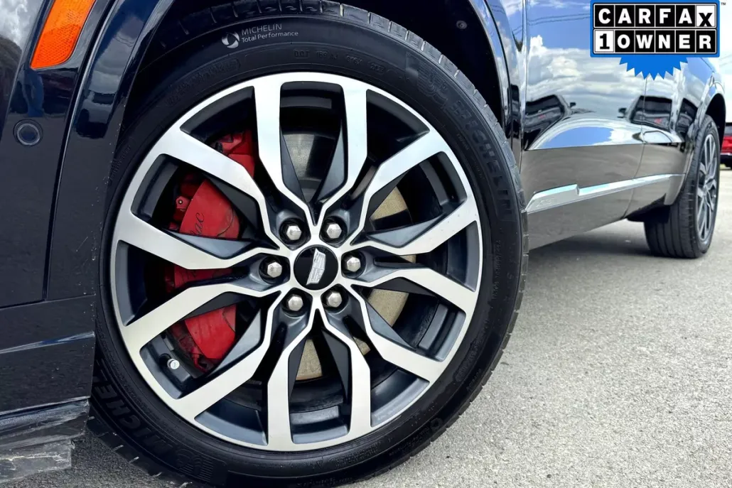 2024 Cadillac XT6 Sport photo 1