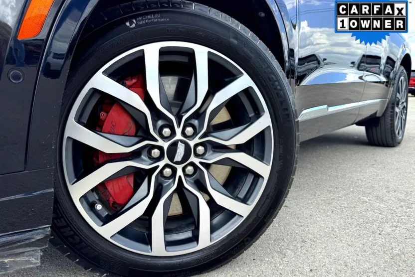 2024 Cadillac XT6 Sport photo 1