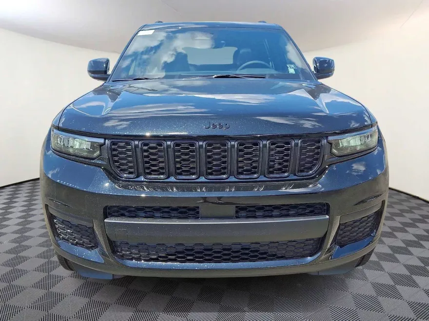 2025 Jeep Grand Cherokee Altitude X photo 1
