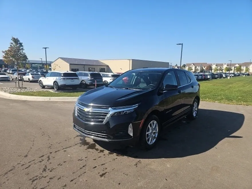 2023 Chevrolet Equinox LT photo 1