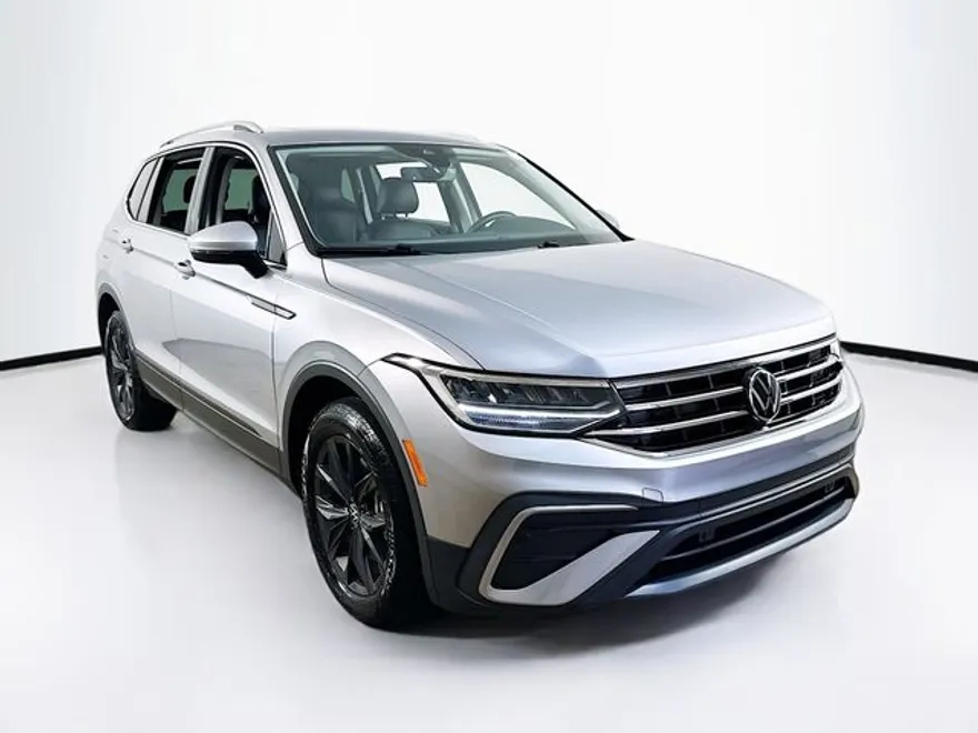 2024 Volkswagen Tiguan SE photo 1